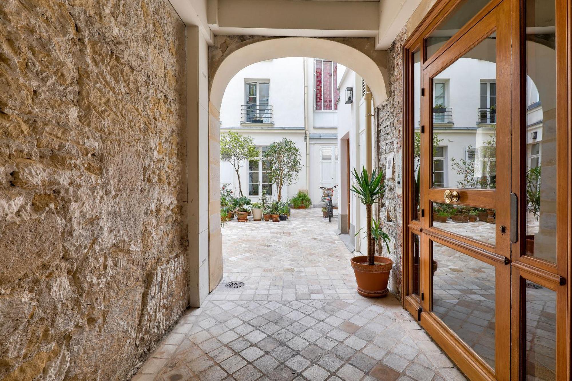 Paradise In The Center Of Paris - Le Marais Экстерьер фото