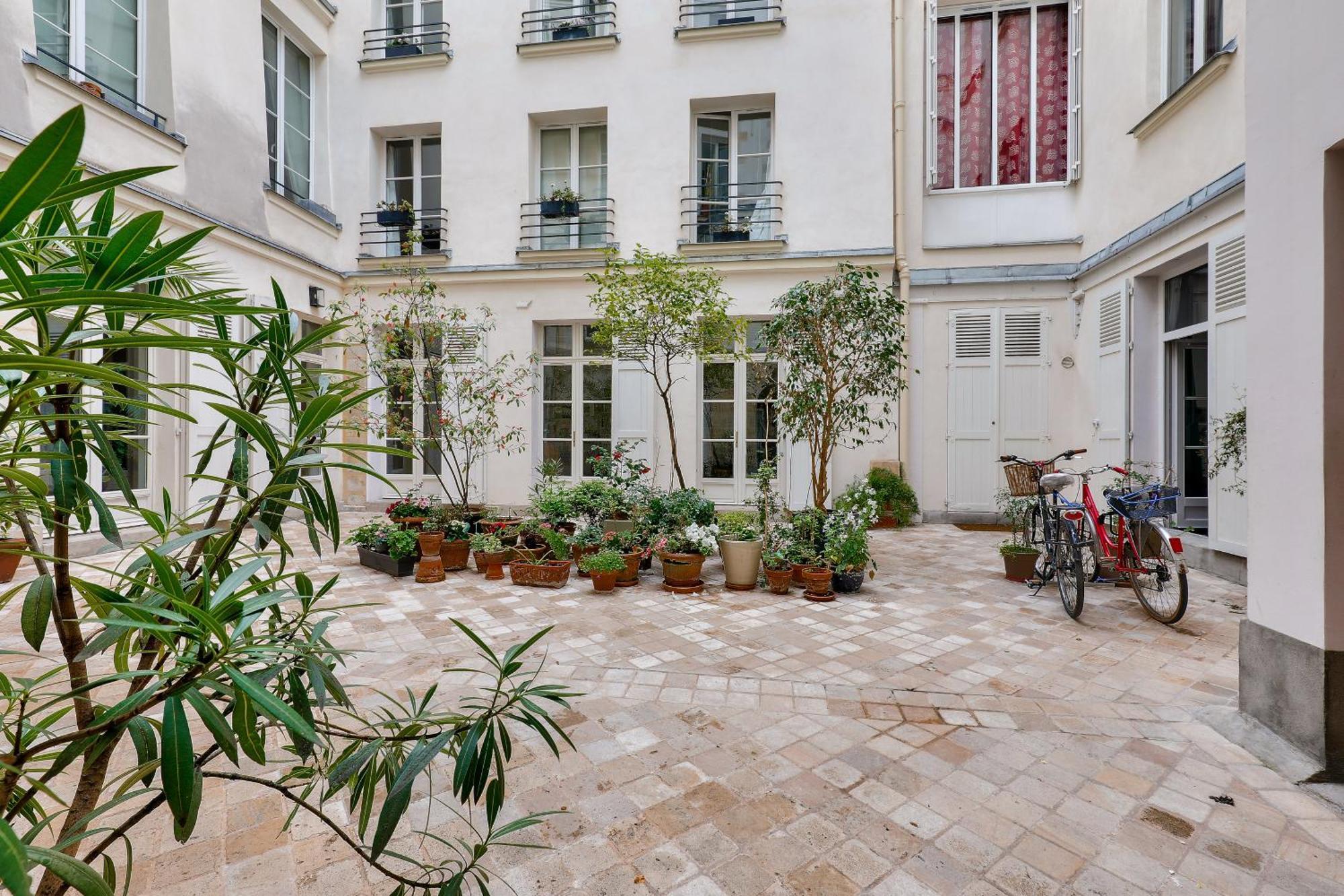 Paradise In The Center Of Paris - Le Marais Экстерьер фото